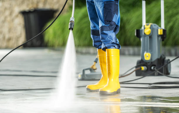 Why Choose Our Certified Pressure Washing Experts for Your Project Needs in Maricopa, CA?